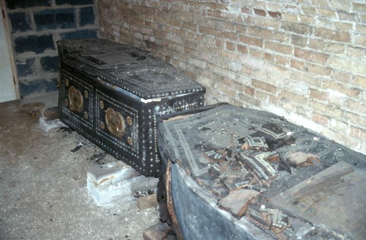 Crypt, 1733, with coffins. Photo 1986.
