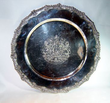 Photo of rose-water dish given by William Villiers